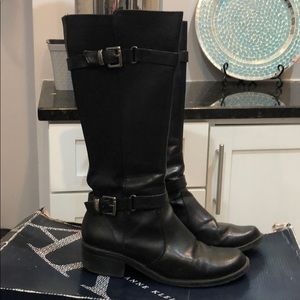 Size 8 Anne Klein black boots.